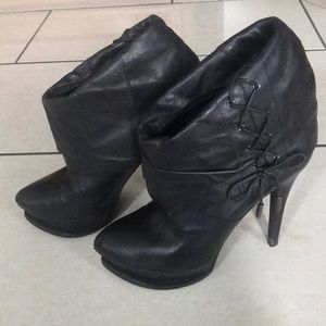Sexy platform Marciano Booties!